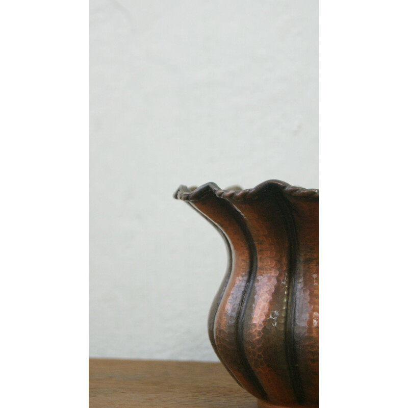 Cache-pot vintage en cuivre forgé par Egidio Casagrande pour Trydent, Italie 1950