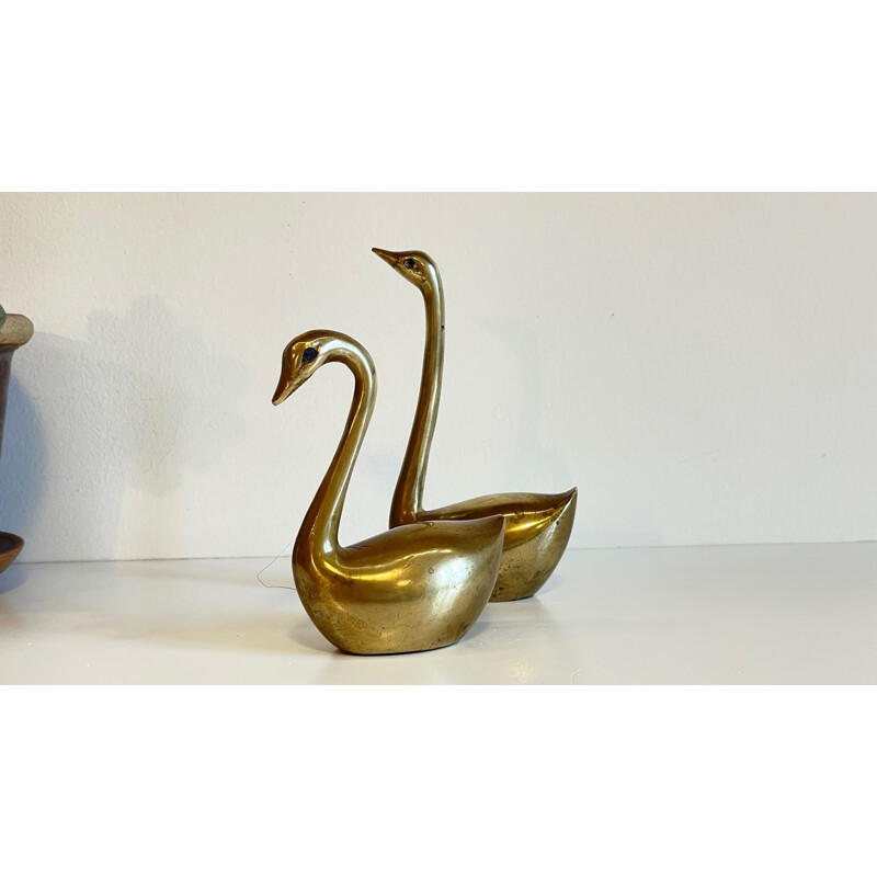 Pair of vintage swans in solid brass