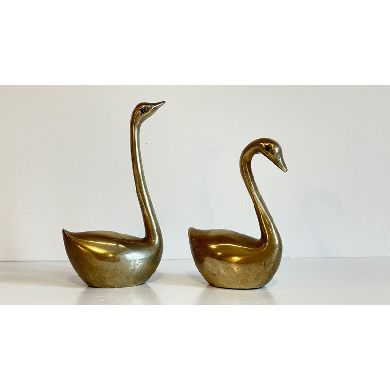 Pair of vintage swans in solid brass