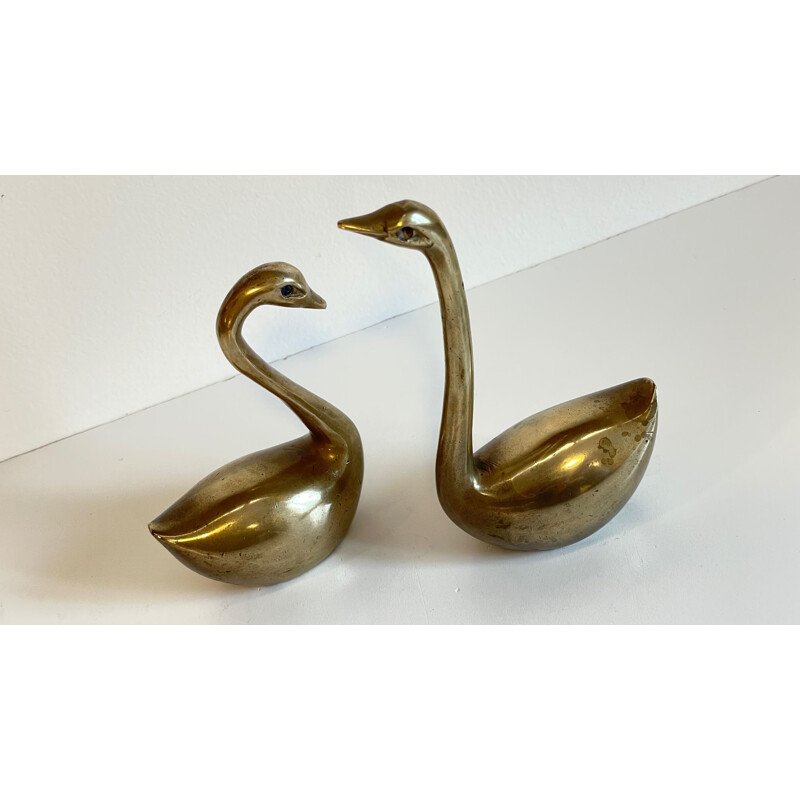 Pair of vintage swans in solid brass