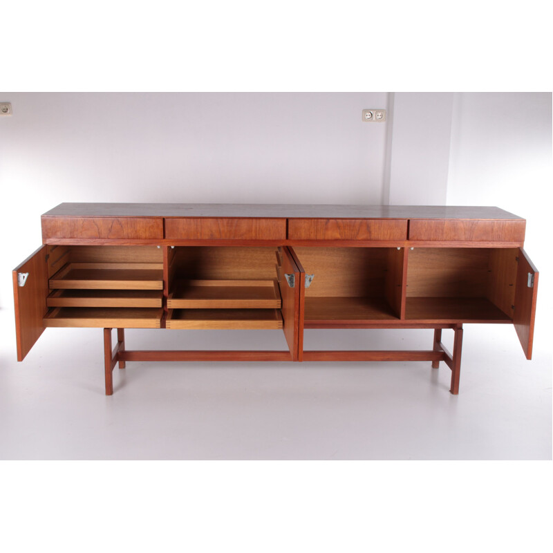 Vintage dressoir ontwerp van Ib Kofod Larsen voor Faarup Mobelfabrik 1960