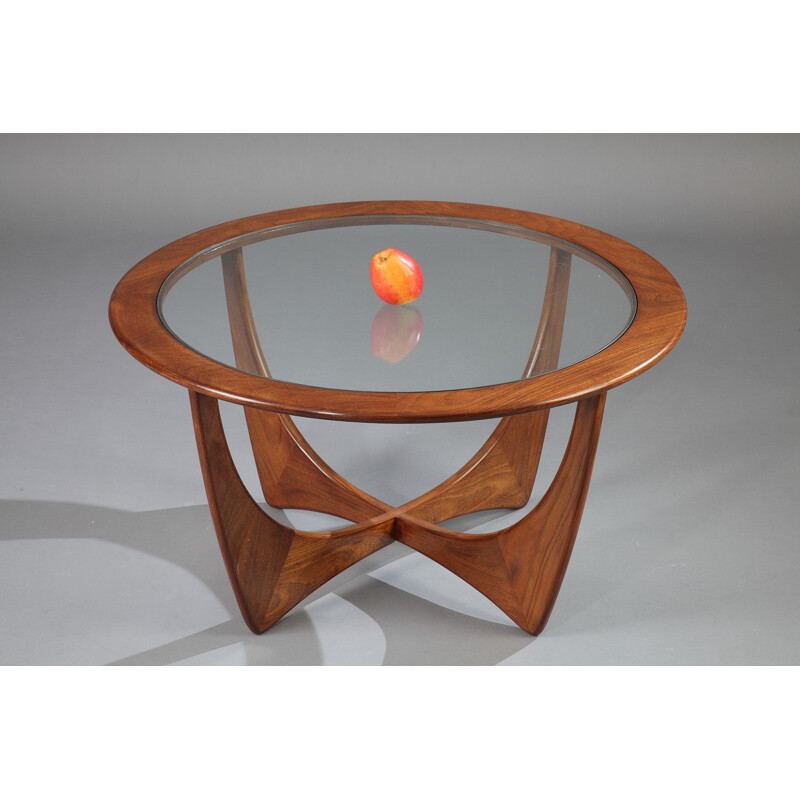 Round G-Plan "Astro" coffee table in teak and glass, Victor WILKINS - 1960s