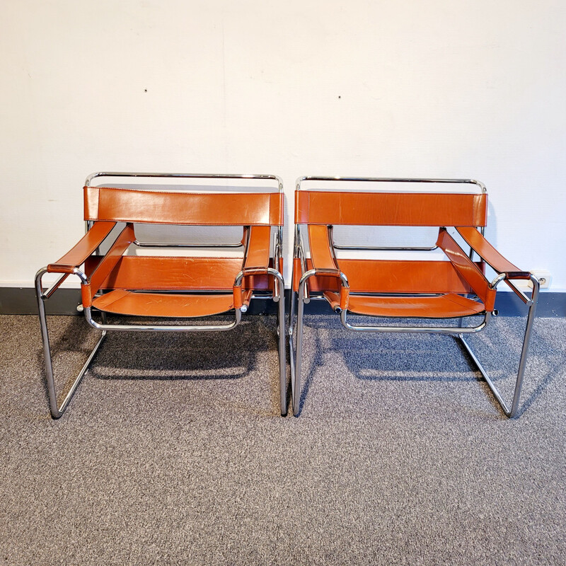 Pair of vintage Wassily armchairs in cognac leather by Marcel Breuer for Gavina