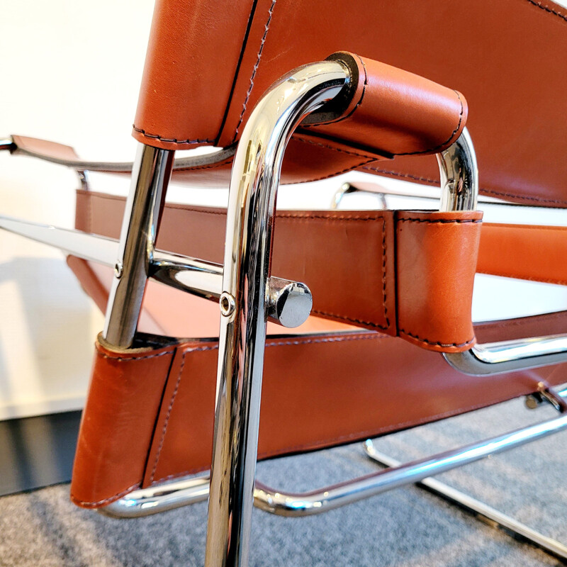 Pair of vintage Wassily armchairs in cognac leather by Marcel Breuer for Gavina