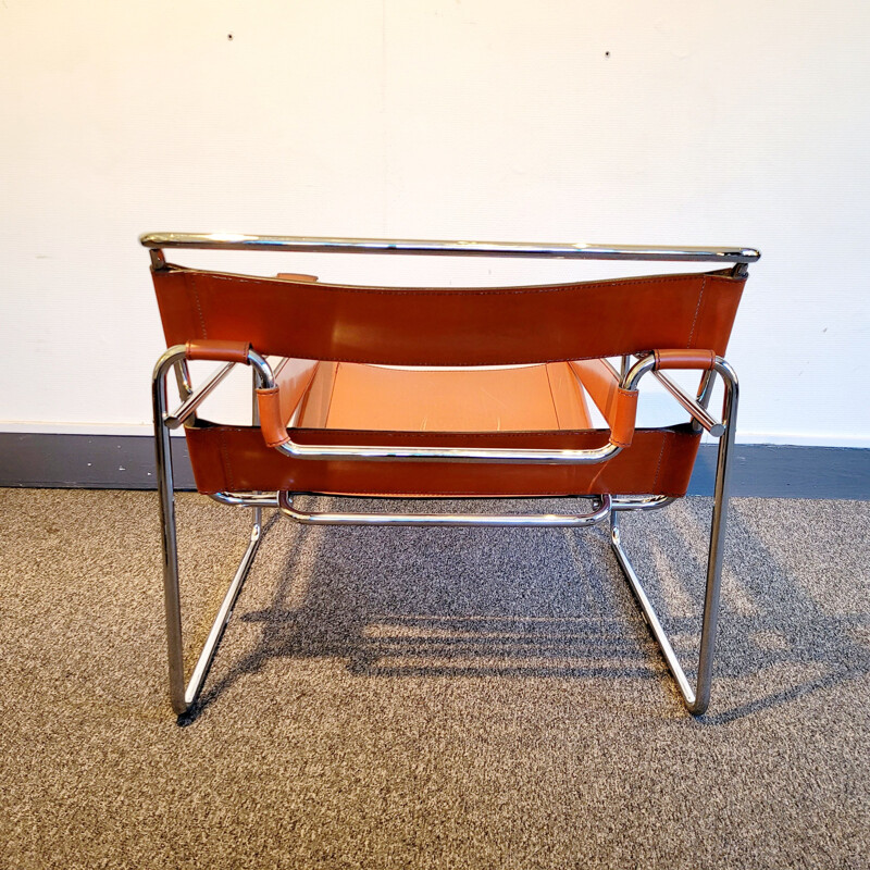 Pair of vintage Wassily armchairs in cognac leather by Marcel Breuer for Gavina