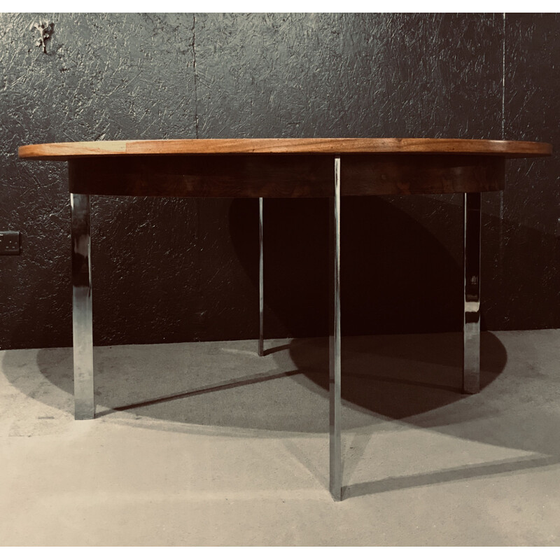 Rosewood vintage circular dining table by Richard Young for Merrow Associates, 1968
