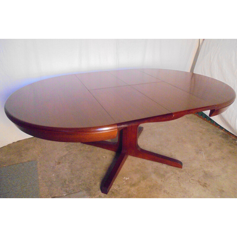 Vintage round extension table with central legs, 1970-1980