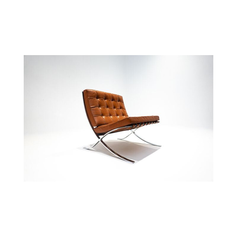 Paire de fauteuils vintage Barcelona en cuir cognac de Mies Van Der Rohe pour Knoll, 1960