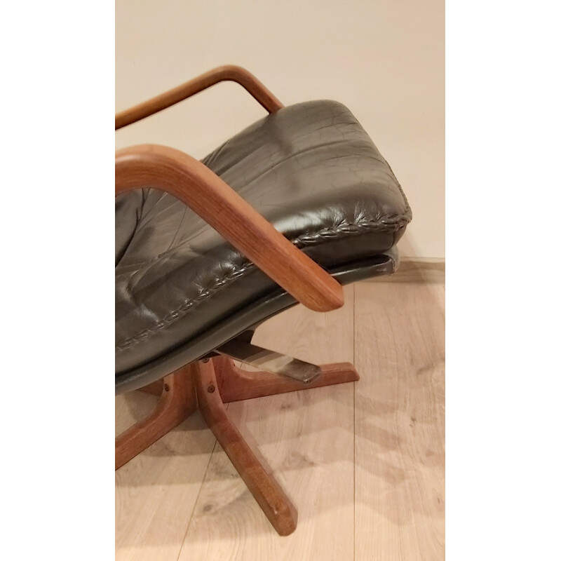 Vintage swivel armchair with footrest by Berg Forniture, Denmark 1970s