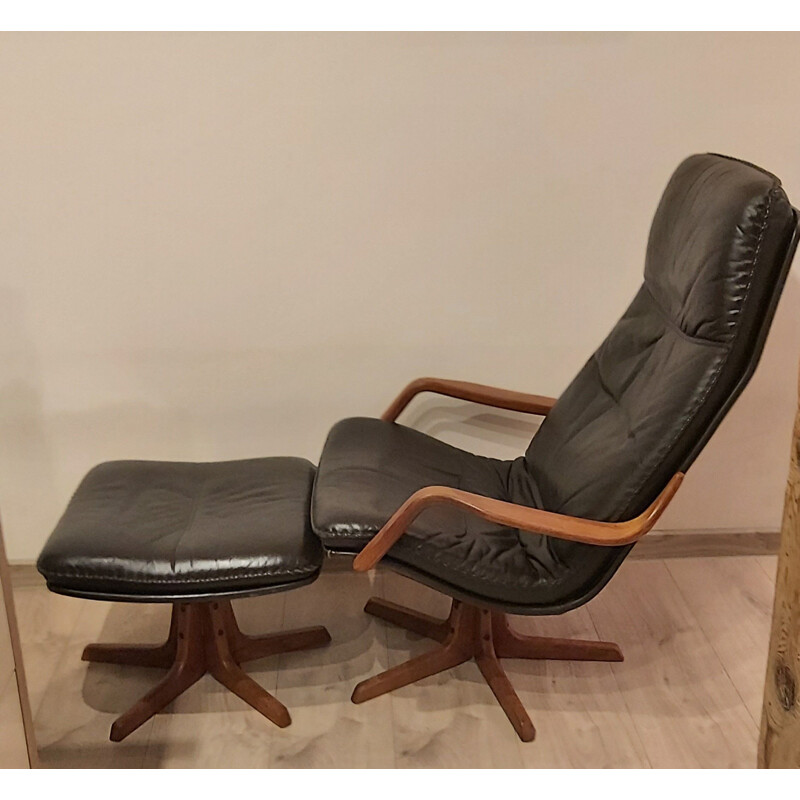 Vintage draaibare fauteuil met voetsteun van Berg Forniture, Denemarken 1970