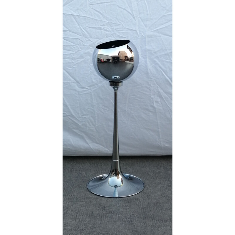 Chrome-plated Space Age ashtray on tulip stand by Goffredo Reggiani, 1960