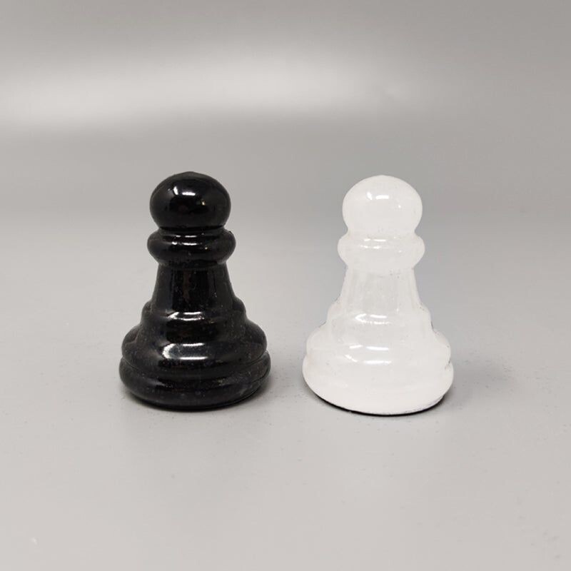 Mid-century black and white chess set in Volterra Alabaster handmade with Box, Italy 1960s