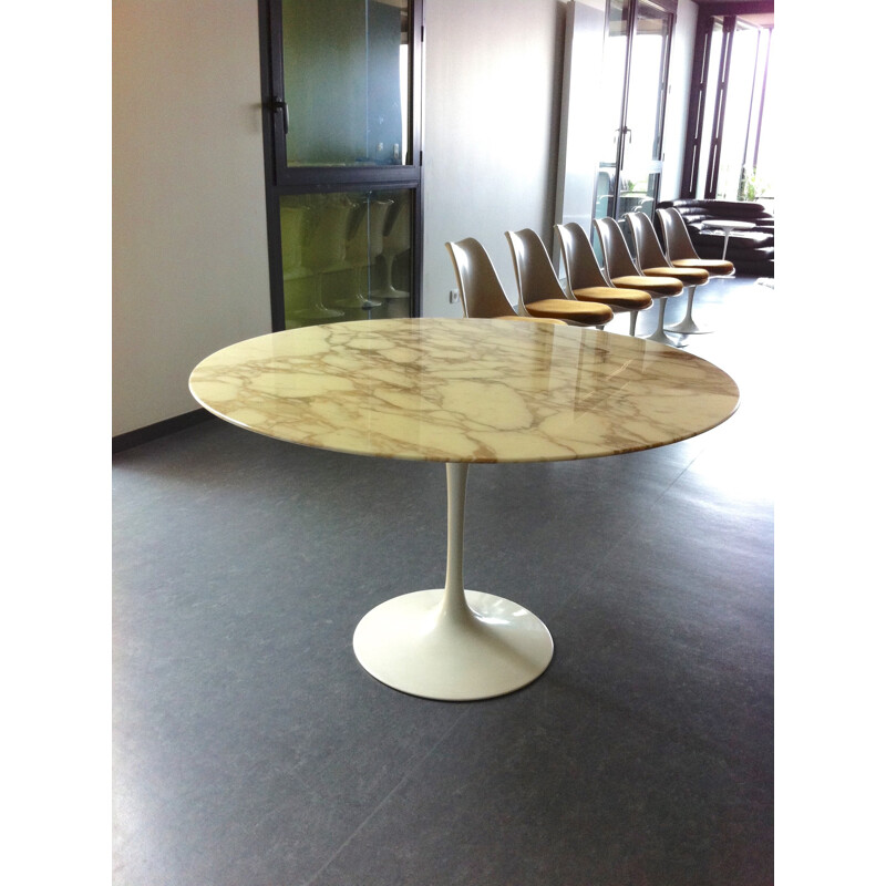 Vintage circular Knoll "Tulip" table, Eero SAARINEN - 1980s