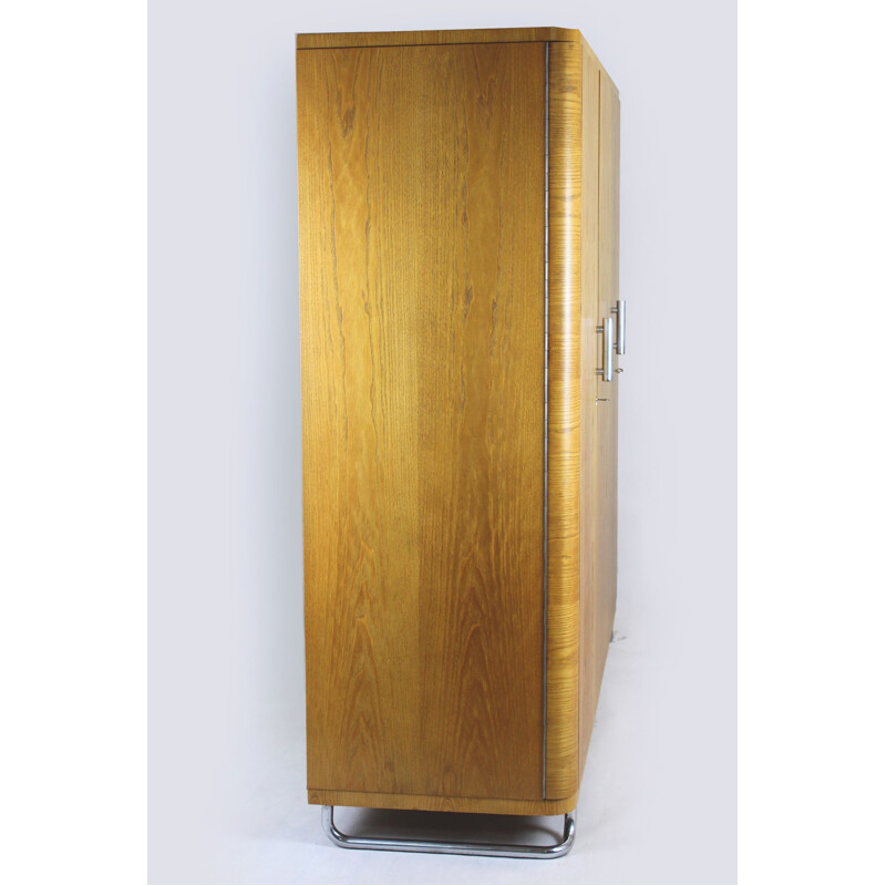 Armoire Bauhaus vintage en acier tubulaire chromé, Tchécoslovaquie 1930