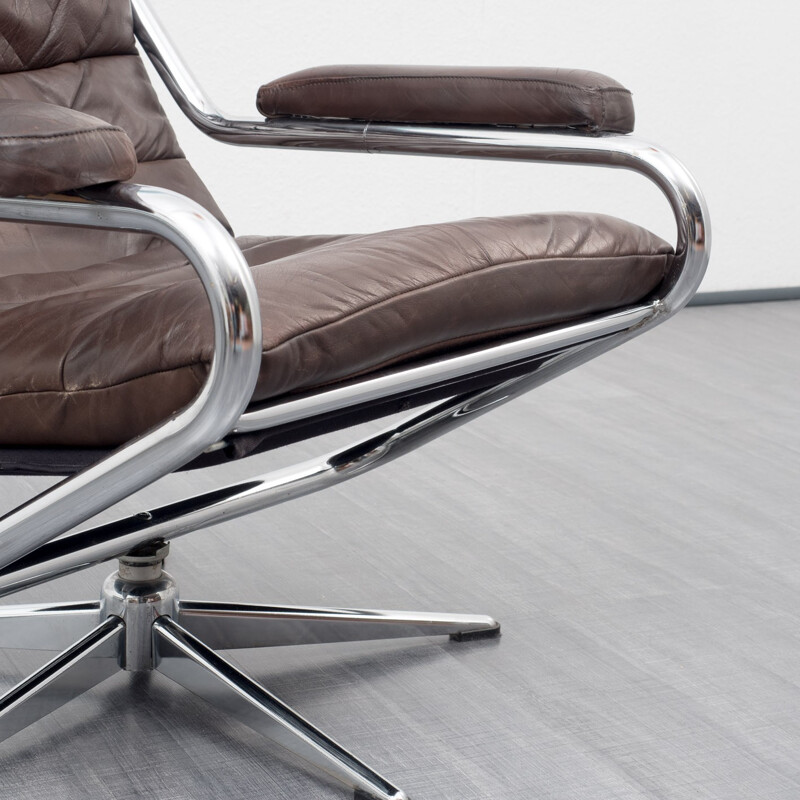 Mid-century armchair in chromed metal and brown leather - 1970s