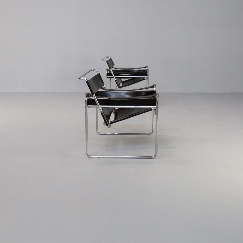 Pair of vintage "wassily" armchairs in black leather by Marcel Breuer for Gavina