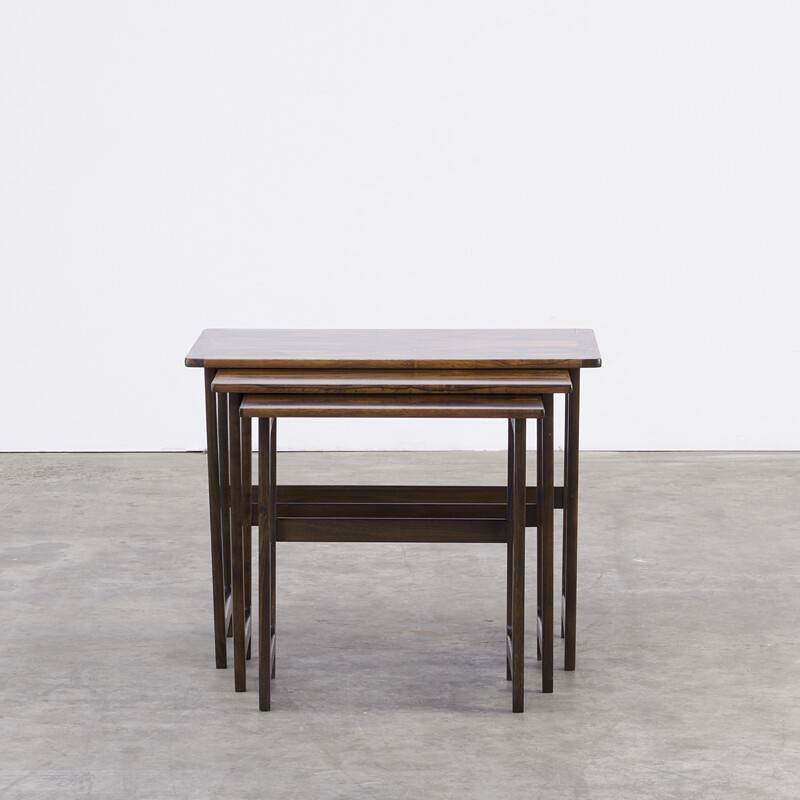 Suite de 3 tables gigognes en palissandre - 1960