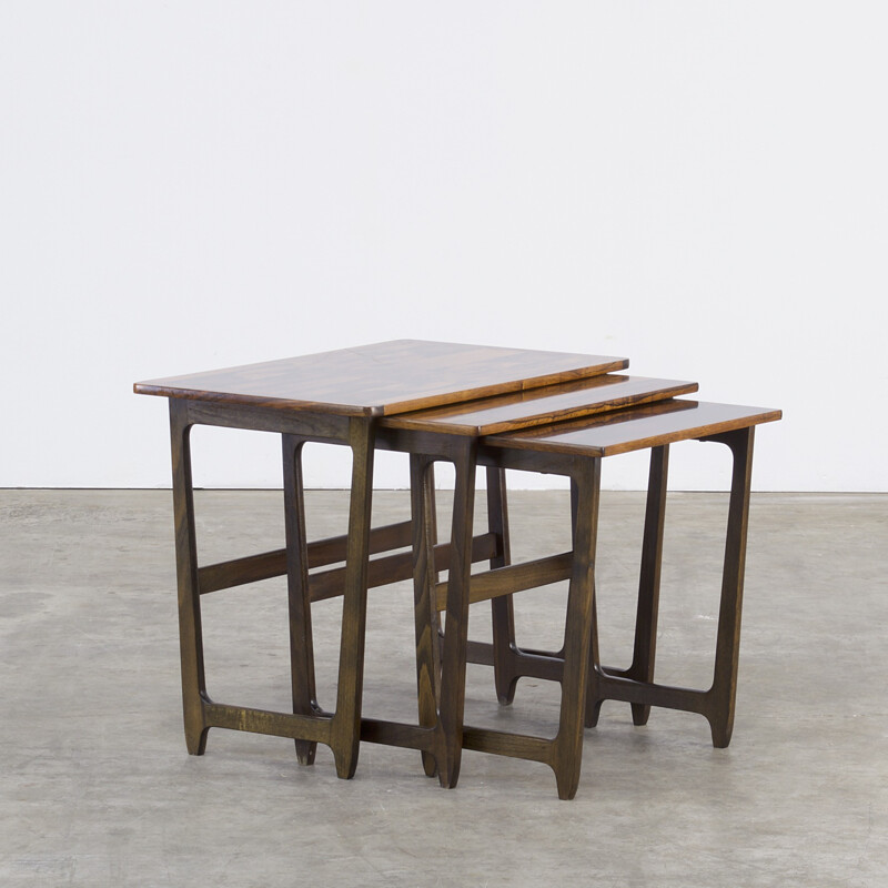 Suite de 3 tables gigognes en palissandre - 1960