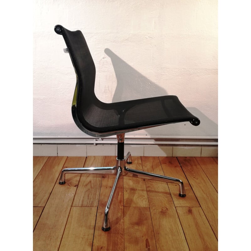 Vintage office chair by Charles & Ray Eames for Vitra