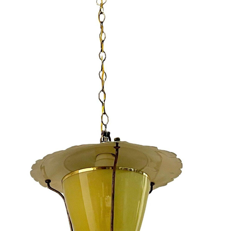 Lampada a sospensione italiana d'epoca in vetro opalino giallo, 1950