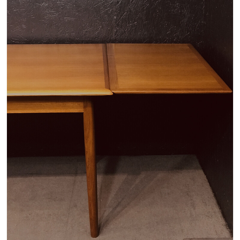 Mid-century teak extending dining table, Denmark 1960s