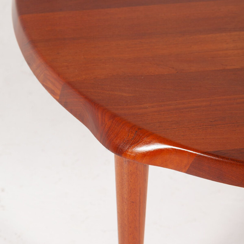 Round vintage coffee table in solid teak by John Boné for Mikael Laursen, Denmark 1960