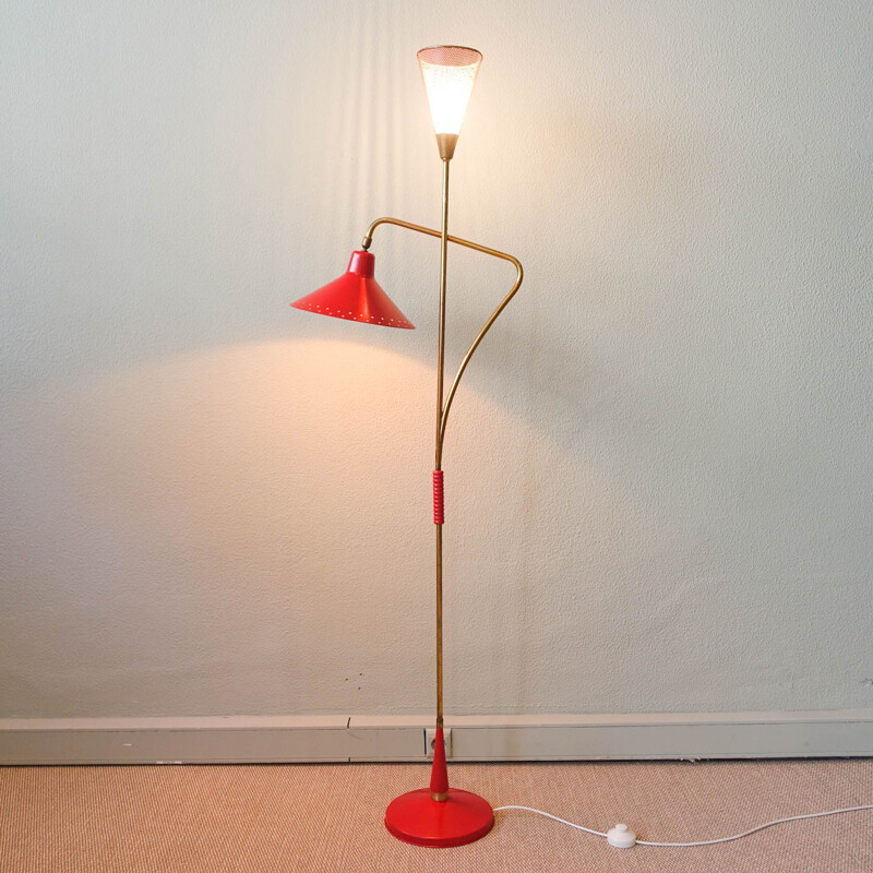 Deutsche Vintage-Stehlampe in Rot und Messing, 1950