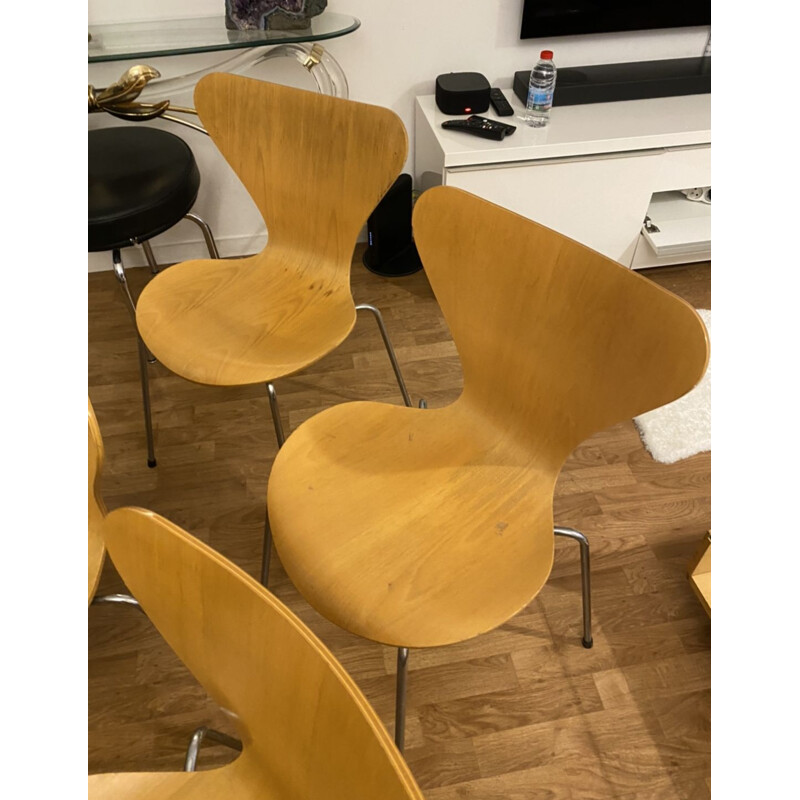 Set of 4 vintage beechwood chairs by Arne Jacobsen for Fritz Hansen