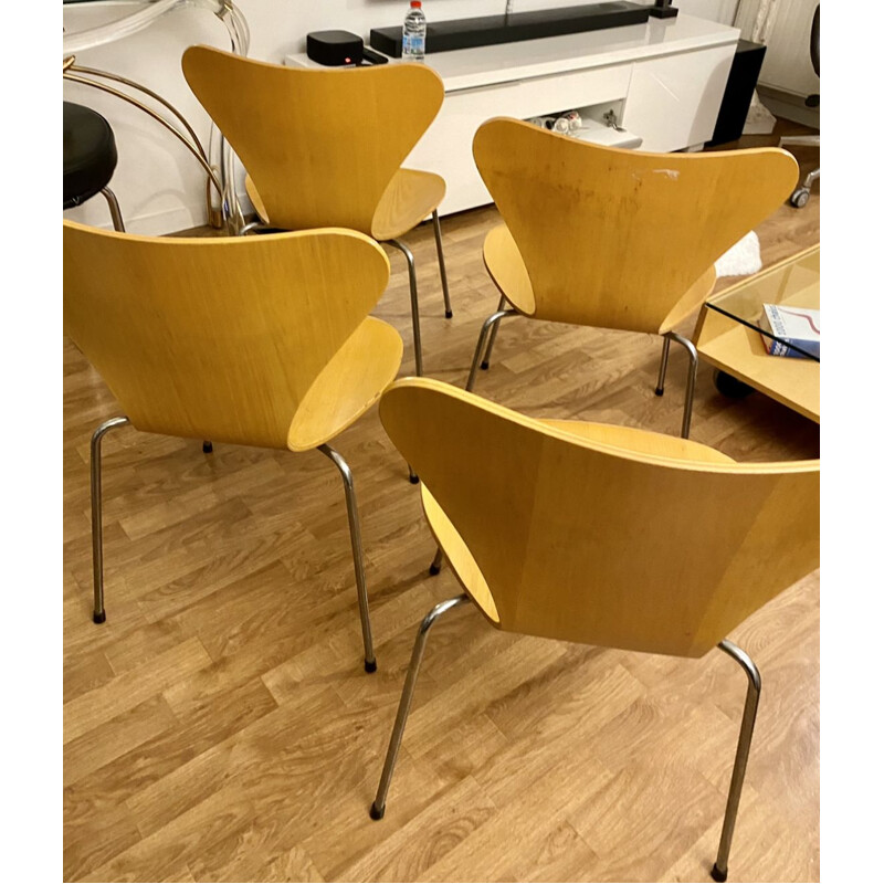 Set of 4 vintage beechwood chairs by Arne Jacobsen for Fritz Hansen