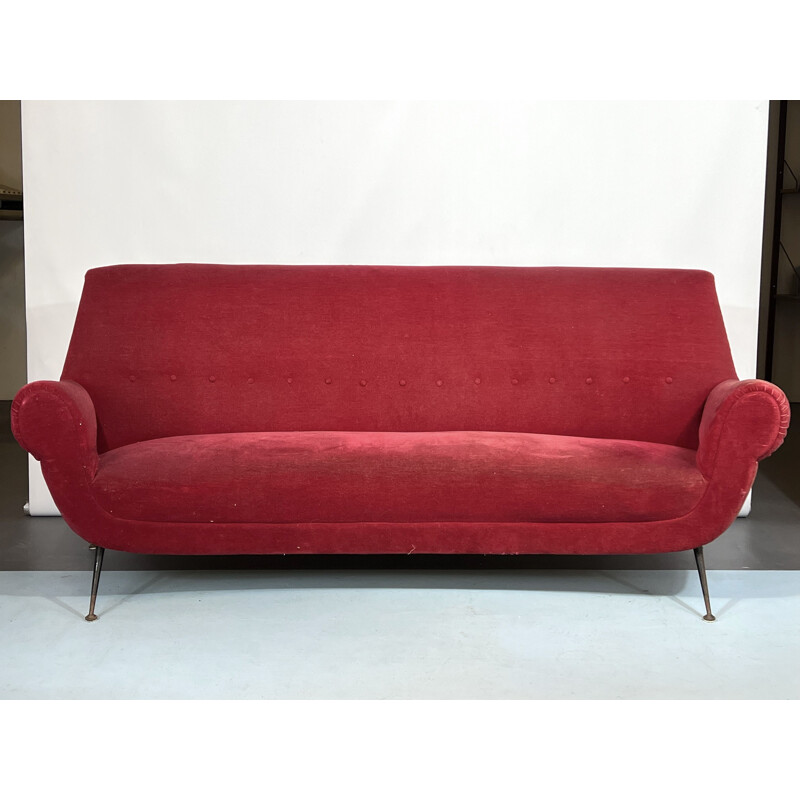 Sofá vintage de terciopelo rojo de Gigi Radice para Minotti, Italia 1950