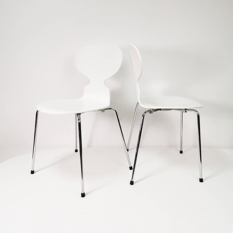 Pair of vintage white chairs by Fritz Hansen by Arne Jacobsen, Denmark 2006