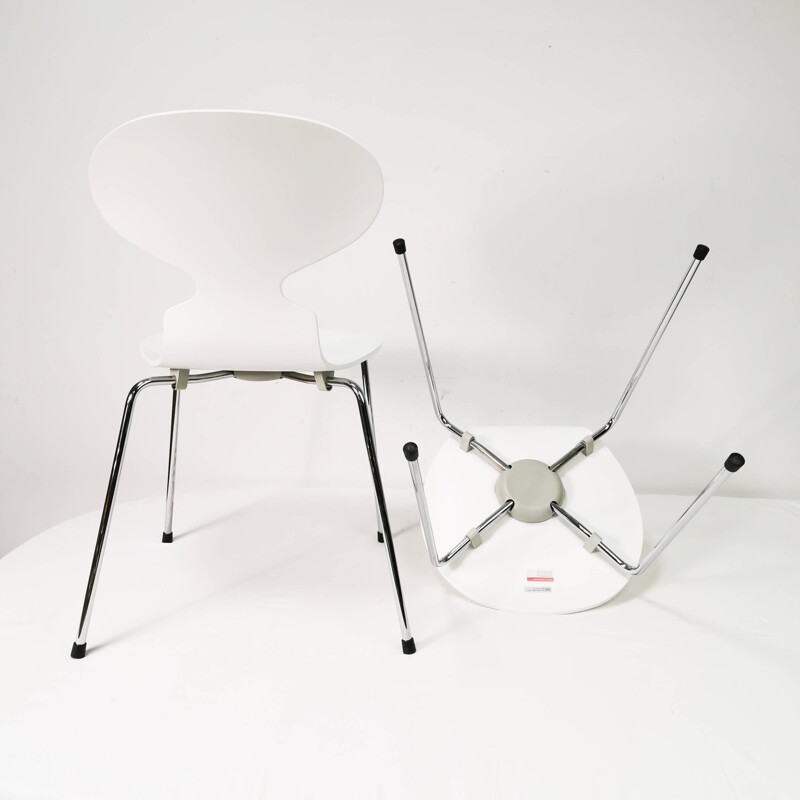 Pair of vintage white chairs by Fritz Hansen by Arne Jacobsen, Denmark 2006