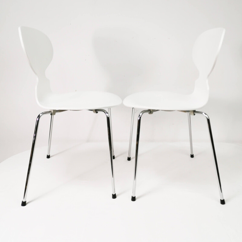 Pair of vintage white chairs by Fritz Hansen by Arne Jacobsen, Denmark 2006