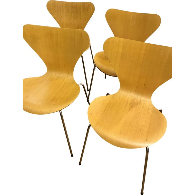 Set of 4 vintage beechwood chairs by Arne Jacobsen for Fritz Hansen