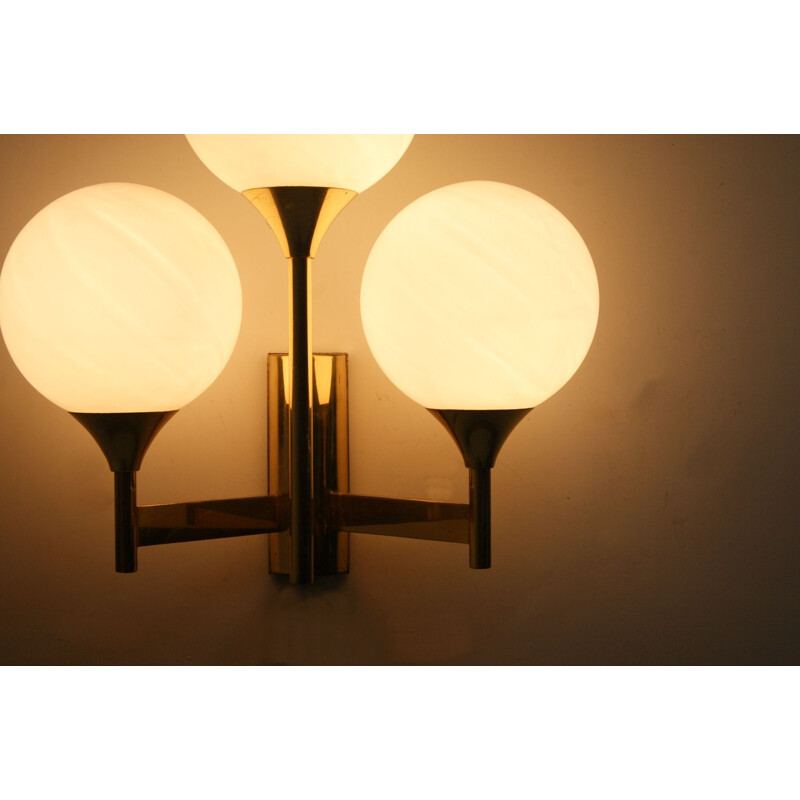 Vintage wall lamp in brass by Gaetano Sciolari  