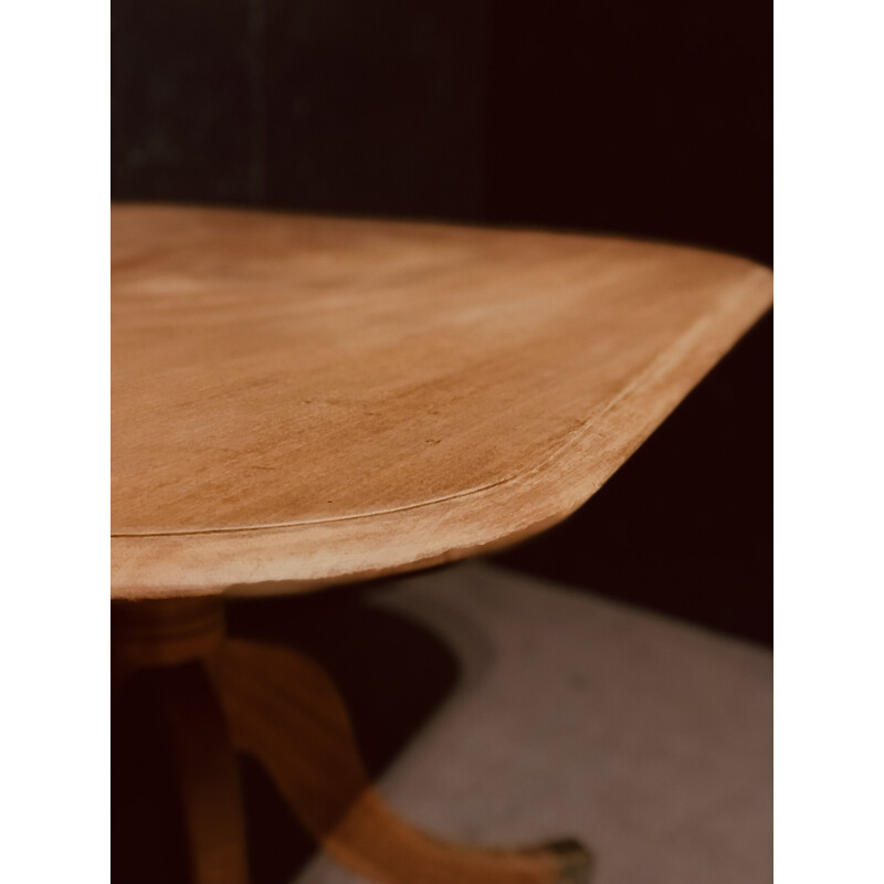 Mid century Victorian mahogany breakfast Tilt-Top table in raw wood