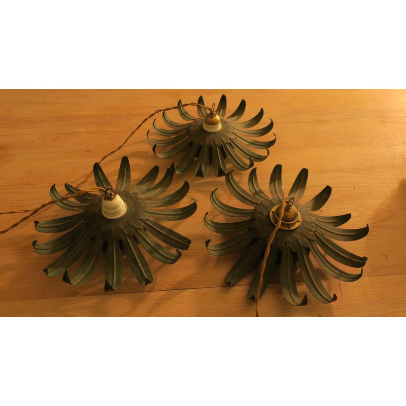 Set of 3 vintage pendant lamps in the shape of a vine leaf