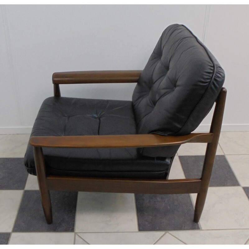 Scandinavian armchair in black leather and wood - 1960s