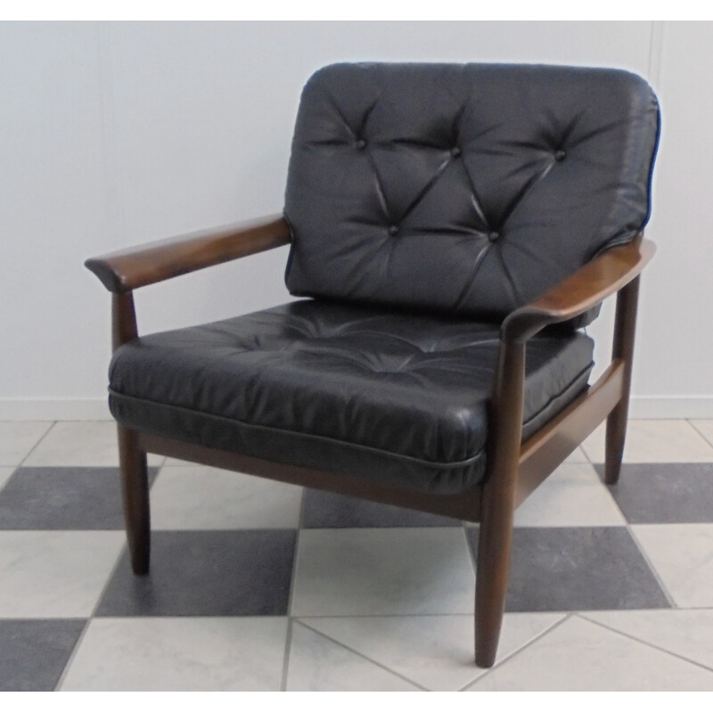 Scandinavian armchair in black leather and wood - 1960s
