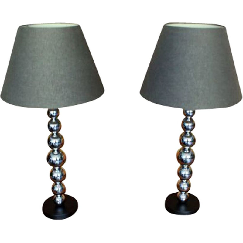 Coppia di lampade vintage contemporanee con gambe cromate