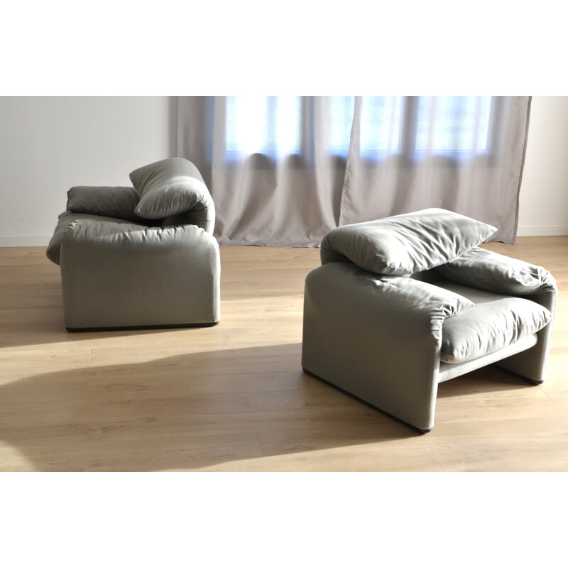 Pair of "Maralunga" armchairs, Vico MAGISTRETTI - 1990s
