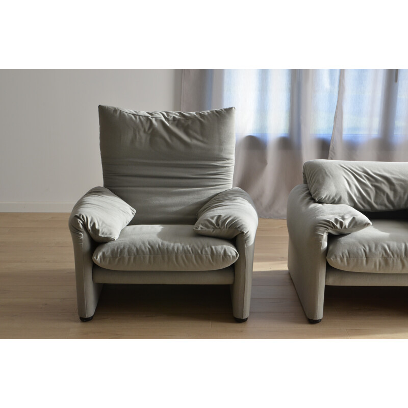 Pair of "Maralunga" armchairs, Vico MAGISTRETTI - 1990s