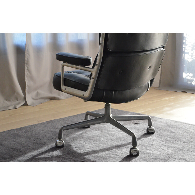 "Lobby" armchair in black leather, Charles EAMES - 1980s