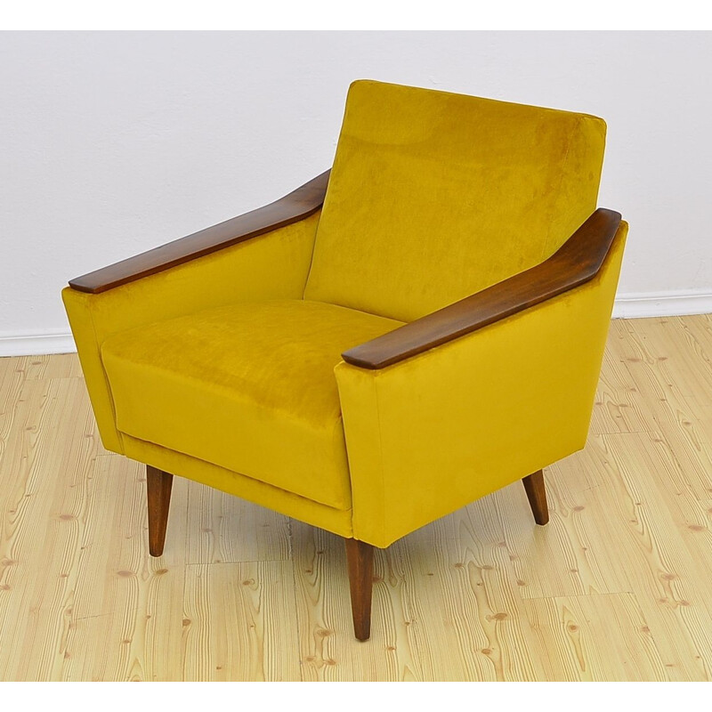 Sillón vintage de terciopelo amarillo, 1960