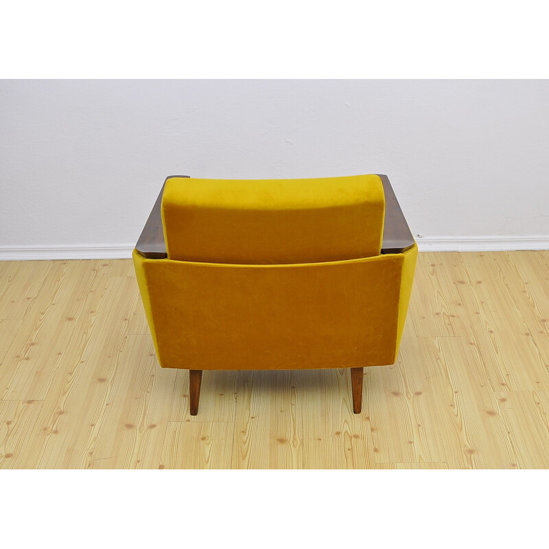 Vintage geel fluwelen fauteuil, 1960