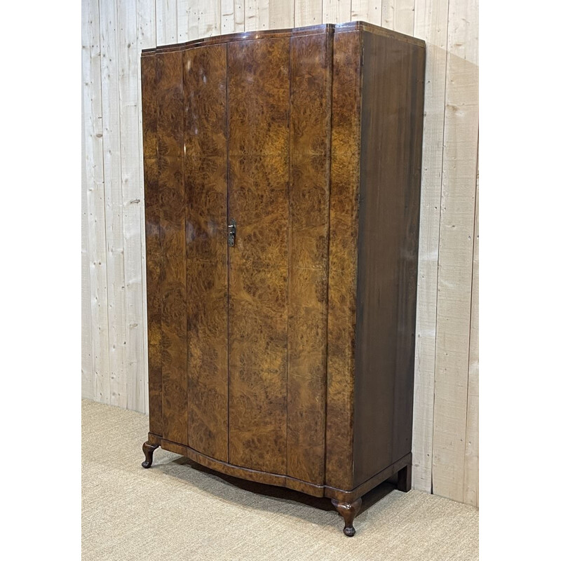 Vintage Art Deco cabinet in burr walnut