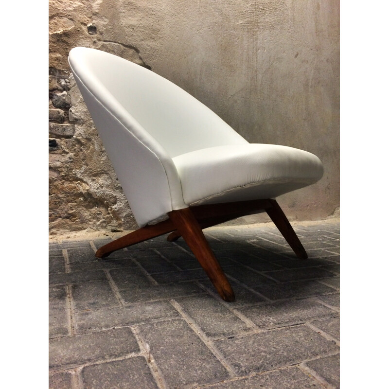 Fauteuil retapissé Artifort en teck et simili cuir blanc, Theo RUTH - 1950