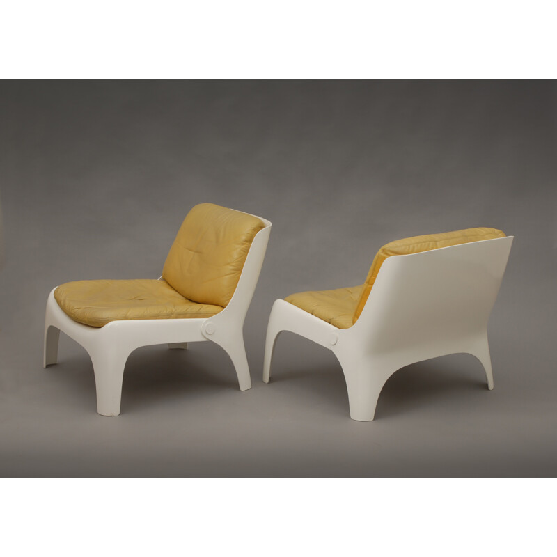 Set of 4 easy chairs in fiberglass and mustard yellow leather - 1970s