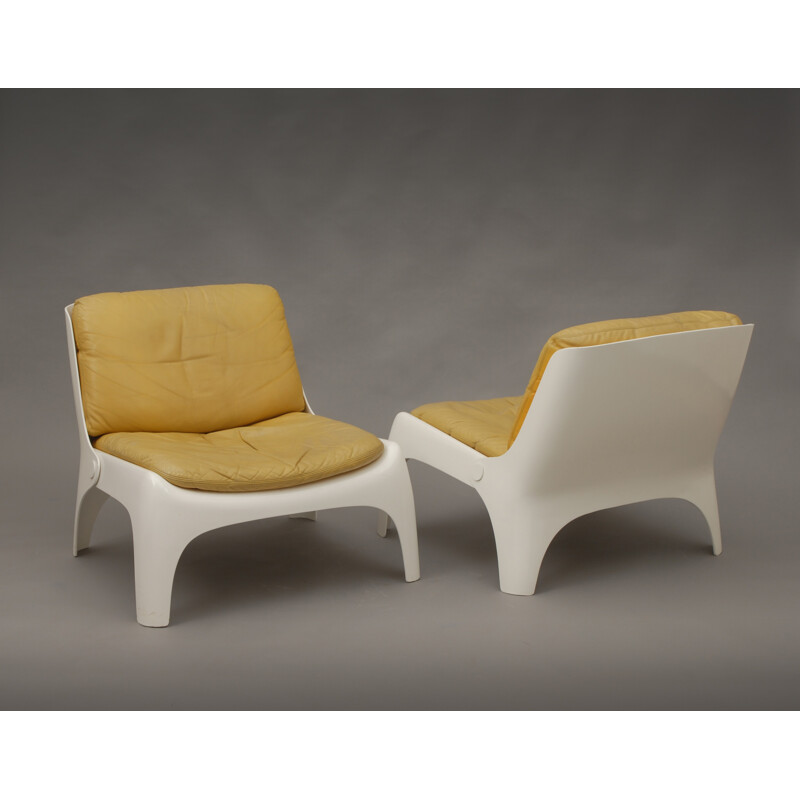 Set of 4 easy chairs in fiberglass and mustard yellow leather - 1970s