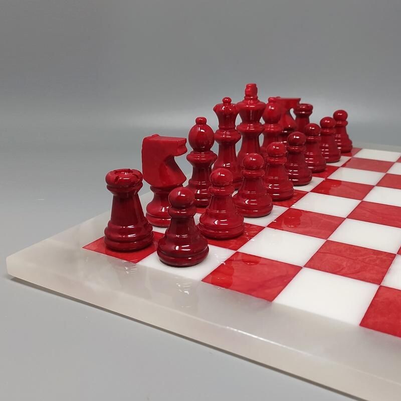 Jeu d'échecs vintage rouge et blanc en albâtre de Volterra, Italie 1970